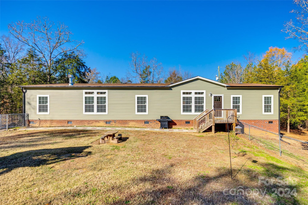 2292 Colony Acres Dr Sharon, SC 29742