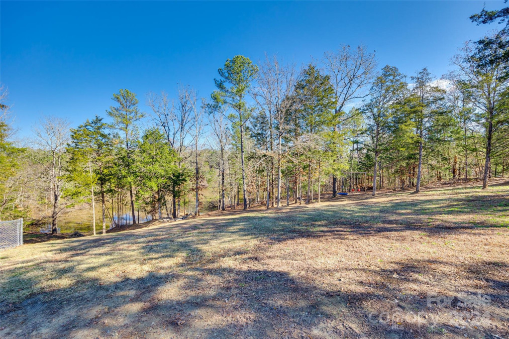 2292 Colony Acres Dr Sharon, SC 29742