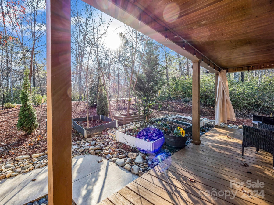 178 Flynn Ct Lake Lure, NC 28746