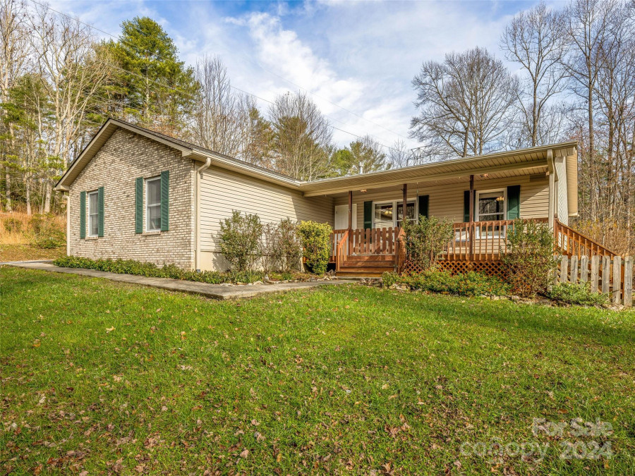 232 Katie Jane Dr Horse Shoe, NC 28742