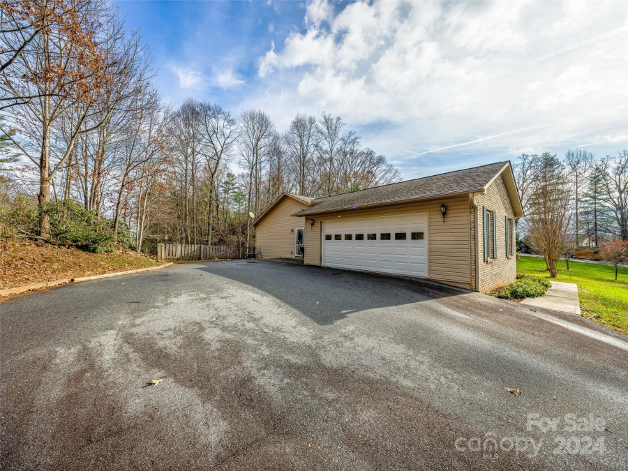 232 Katie Jane Dr Horse Shoe, NC 28742