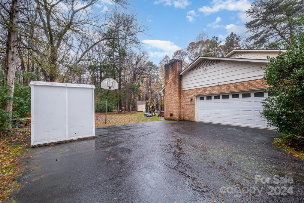 8214 Addison Dr Harrisburg, NC 28075