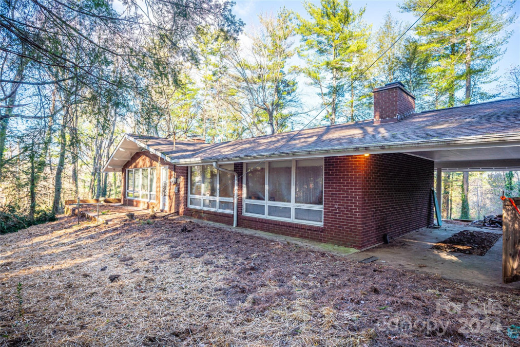 340 Balsam Rd Hendersonville, NC 28792