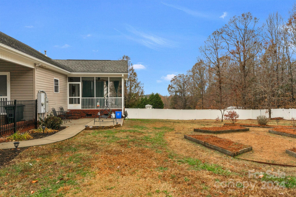 1734 Dr Saye Ln Sharon, SC 29742