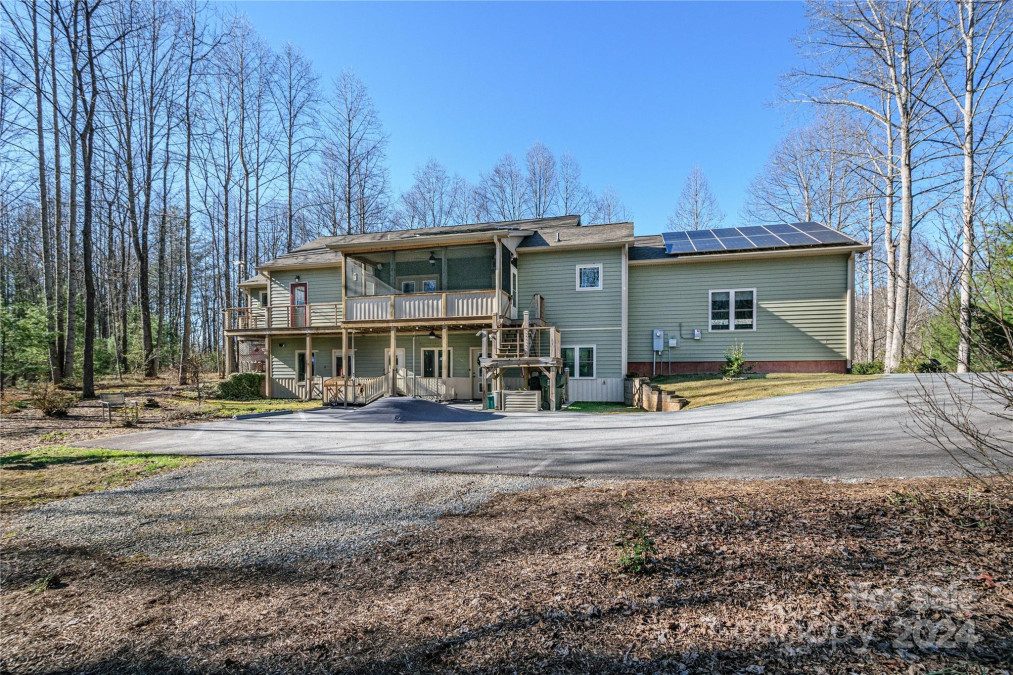 281 Ewbank Rd Etowah, NC 28729