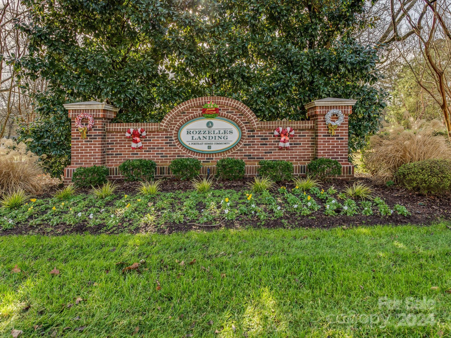 2711 Rozzelles Landing Dr Charlotte, NC 28214