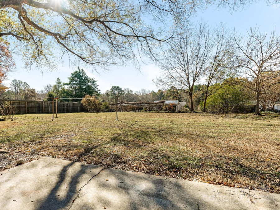 4141 David Dr Matthews, NC 28105