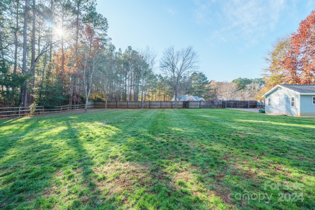 4395 Pine Harbor Dr Denver, NC 28037