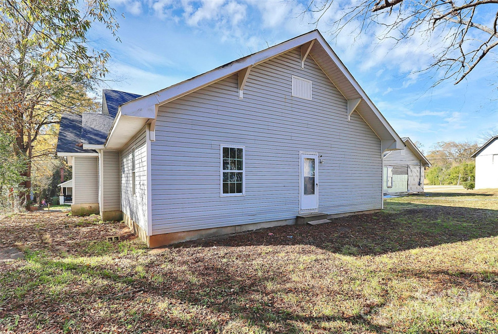 207 Plyler St Lancaster, SC 29720