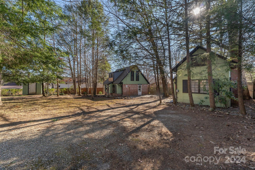 0 Pine St Black Mountain, NC 28711