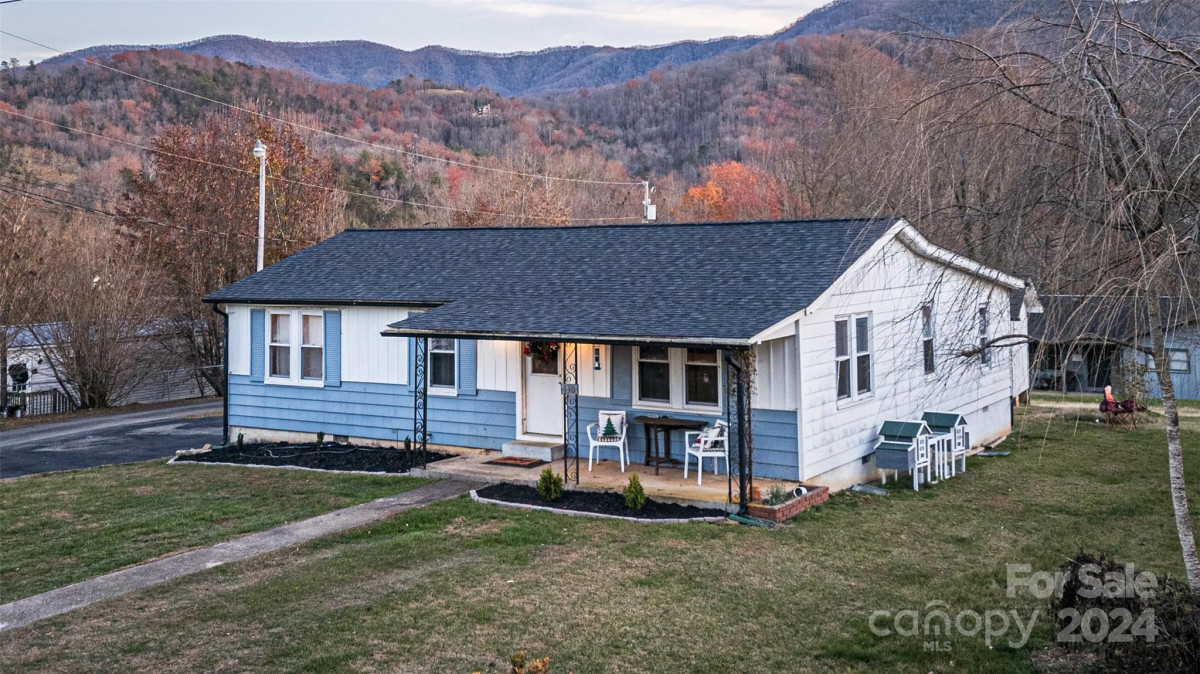 130 Clifton Ave Bryson City, NC 28713