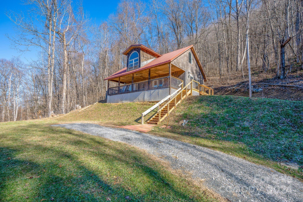 1497 Secluded Valley Rd Marshall, NC 28753