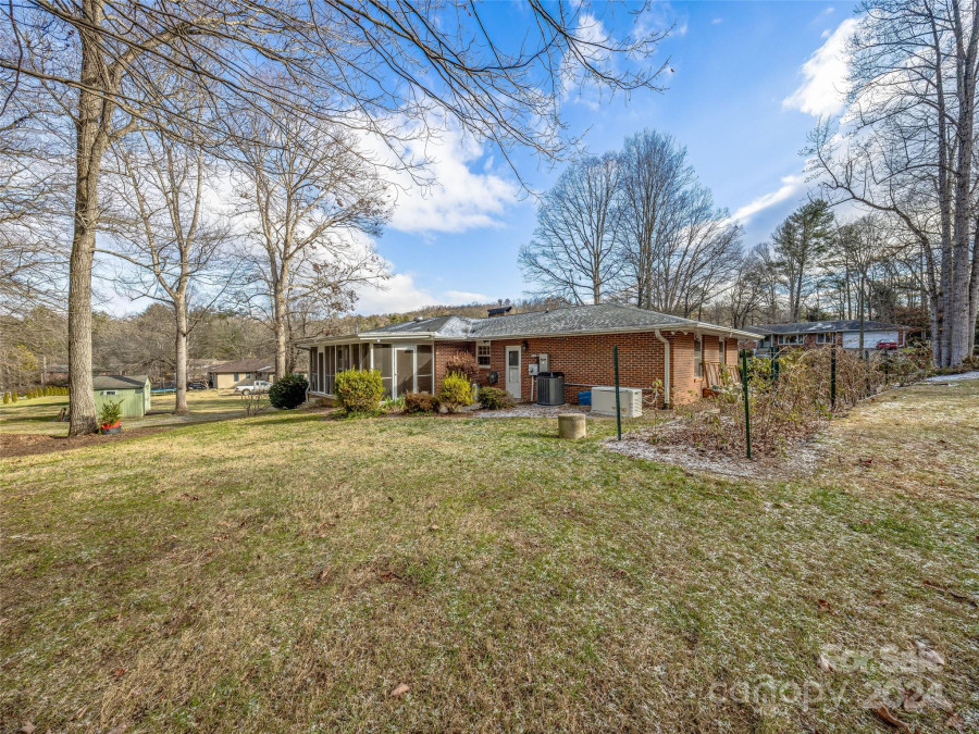 113 Tanager Ln Hendersonville, NC 28792