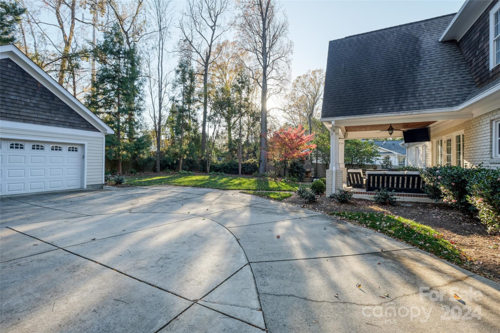 4419 Woodlark Ln Charlotte, NC 28211