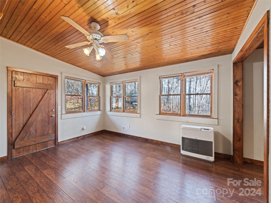 160 Sandsridge Way Waynesville, NC 28785