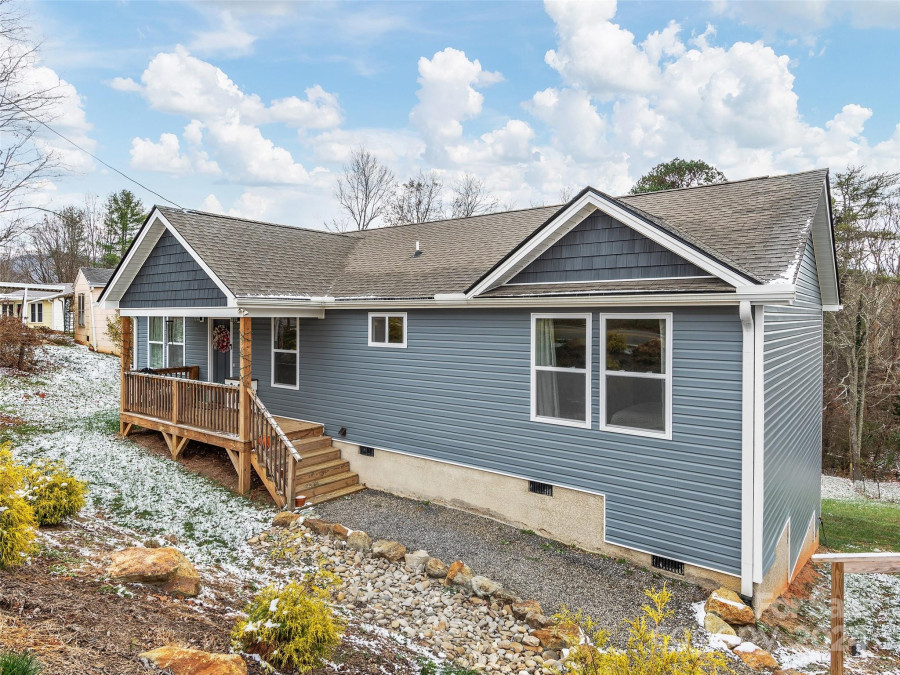 136 Locust Grove Rd Weaverville, NC 28787