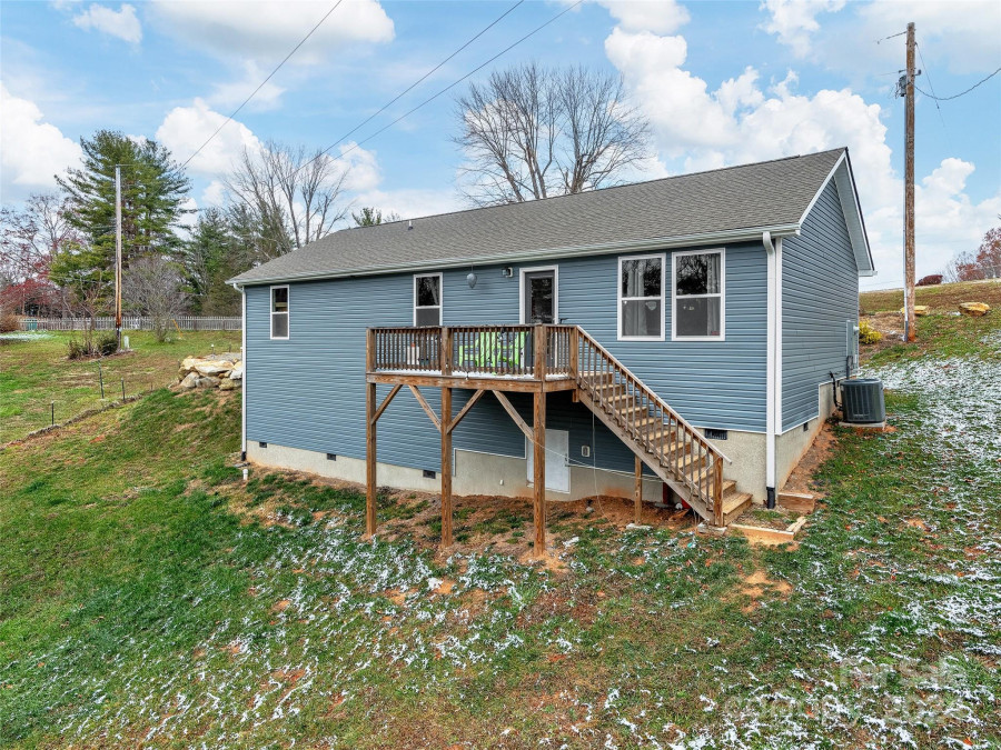 136 Locust Grove Rd Weaverville, NC 28787