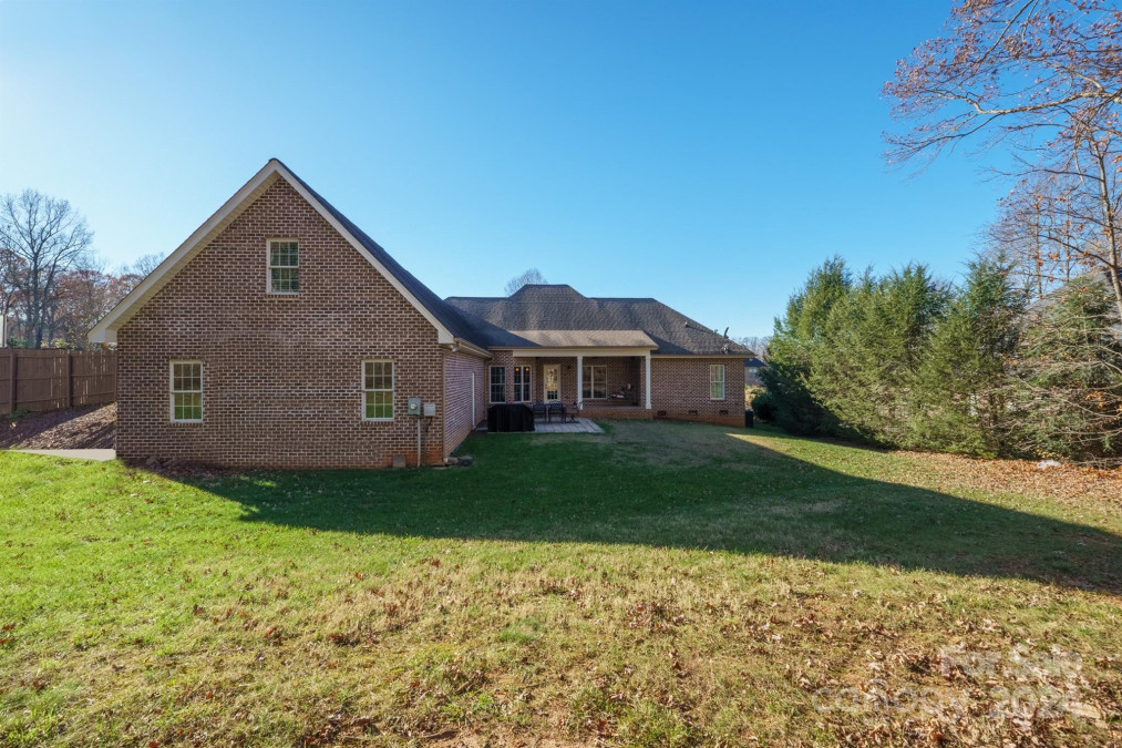 209 9th St Conover, NC 28613