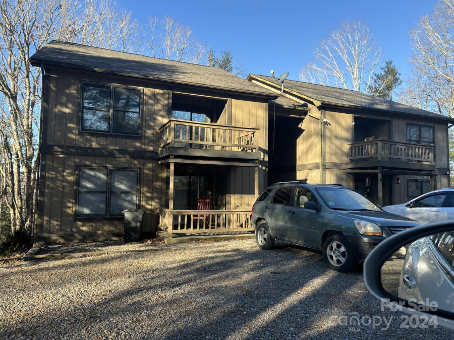 655A Overlook Dr Spruce Pine, NC 28777