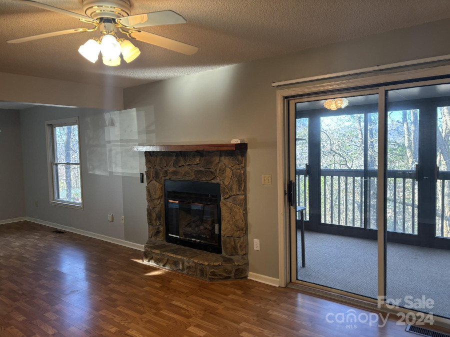 655A Overlook Dr Spruce Pine, NC 28777