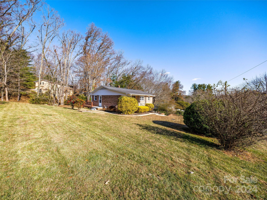 6 Debra Ln Asheville, NC 28806