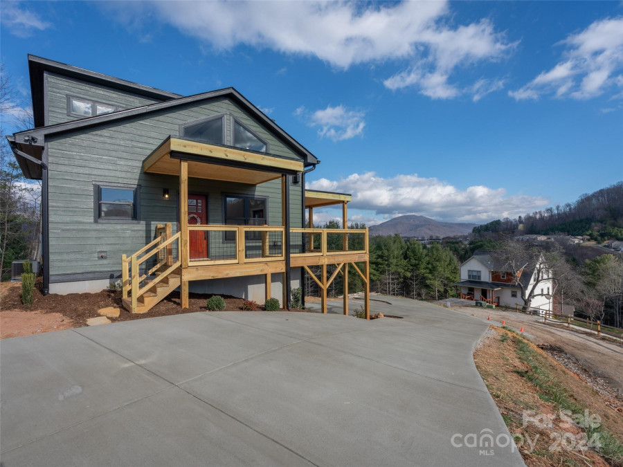 154 Aster Ridge Dr Waynesville, NC 28786