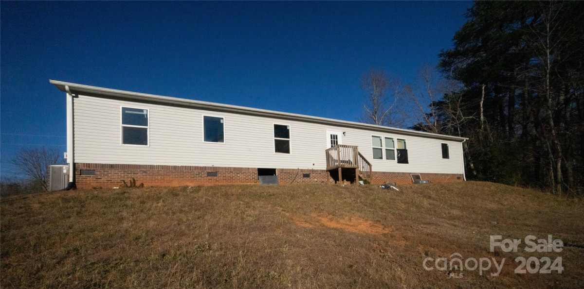 2639 Nc 126 Hw Morganton, NC 28655