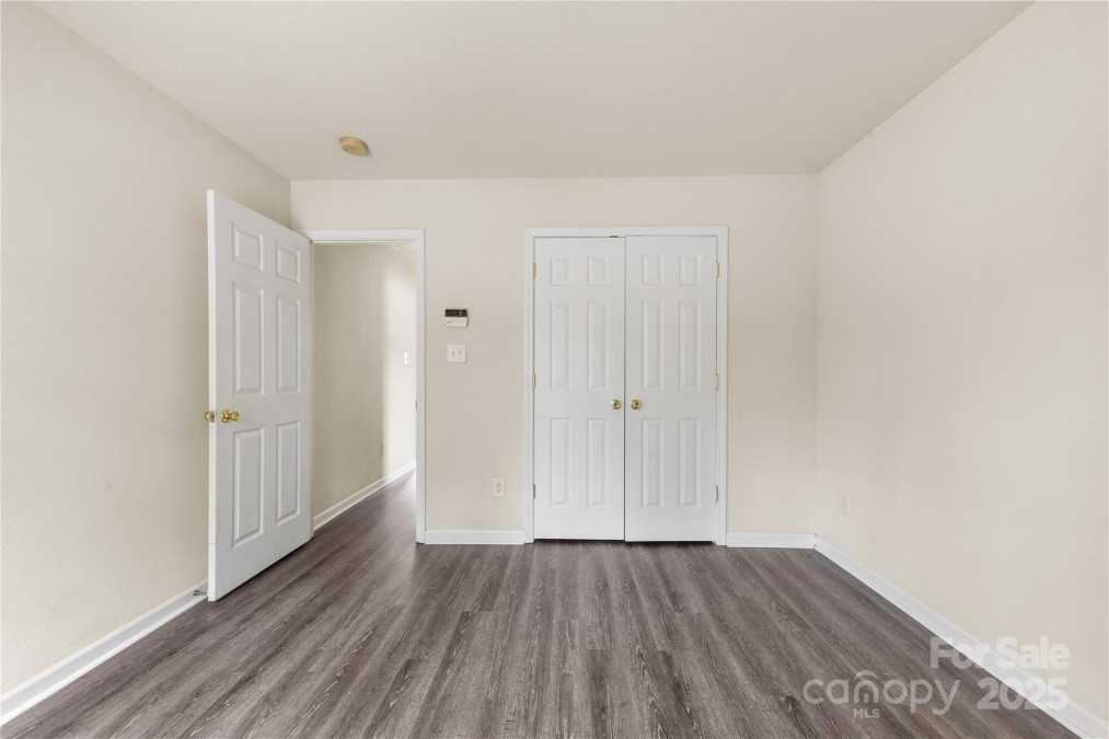 8633 Sawleaf Ct Charlotte, NC 28215