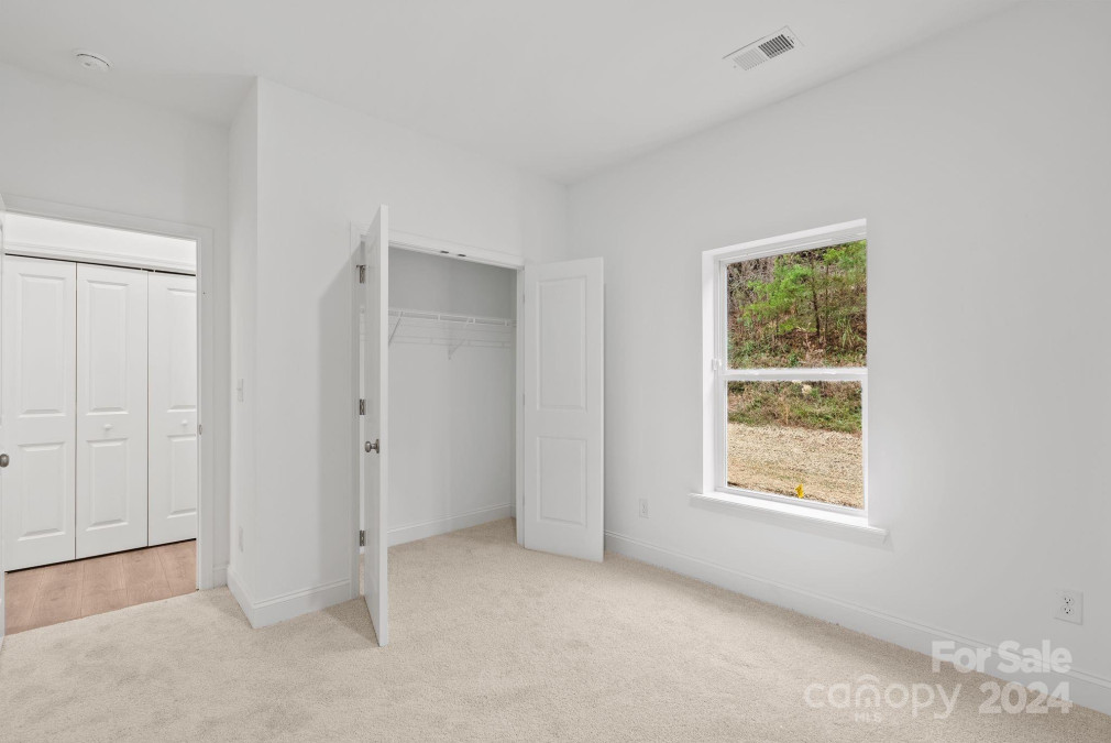 190 Cherry Springs Ln Asheville, NC 28804