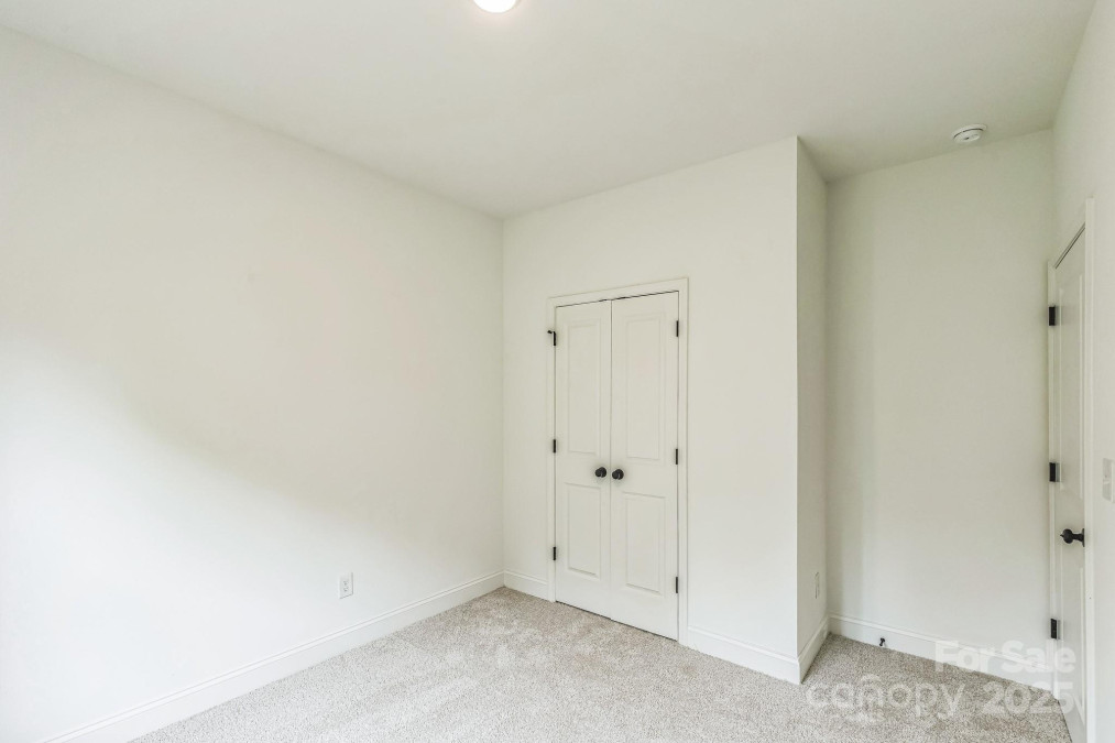 190 Cherry Springs Ln Asheville, NC 28804