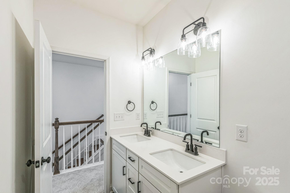 190 Cherry Springs Ln Asheville, NC 28804