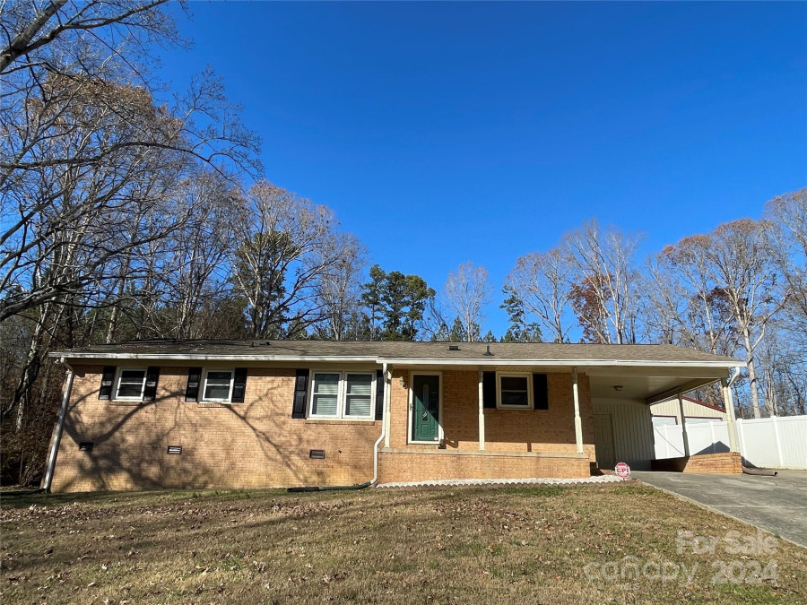 228 Shadowbrook Rd Mount Holly, NC 28120