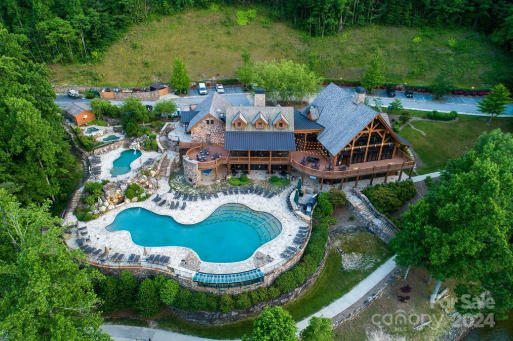 150 Saddle Notch Ln Tuckasegee, NC 28783