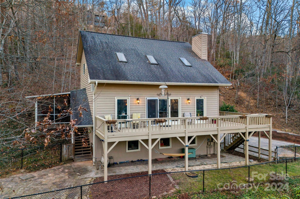 132 Fairway Dr Black Mountain, NC 28711