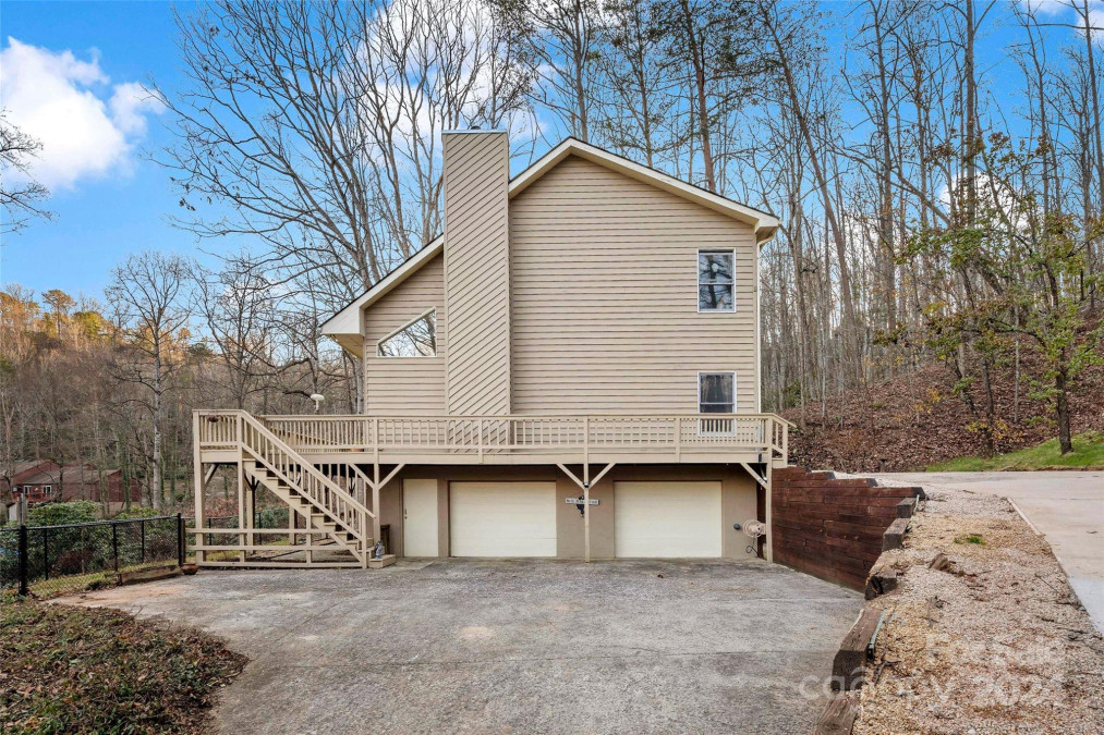 132 Fairway Dr Black Mountain, NC 28711