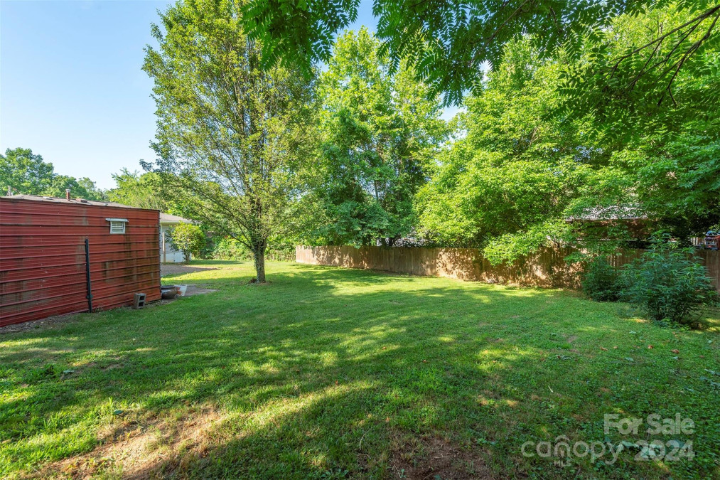 6 Eva Cir Asheville, NC 28806