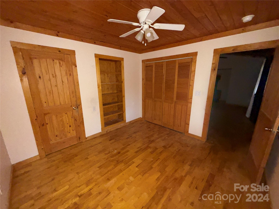 585 Cabin Cove Ln Moravian Falls, NC 28654