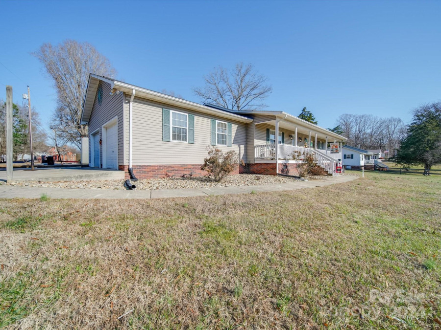 313 Holt Rd Albemarle, NC 28001