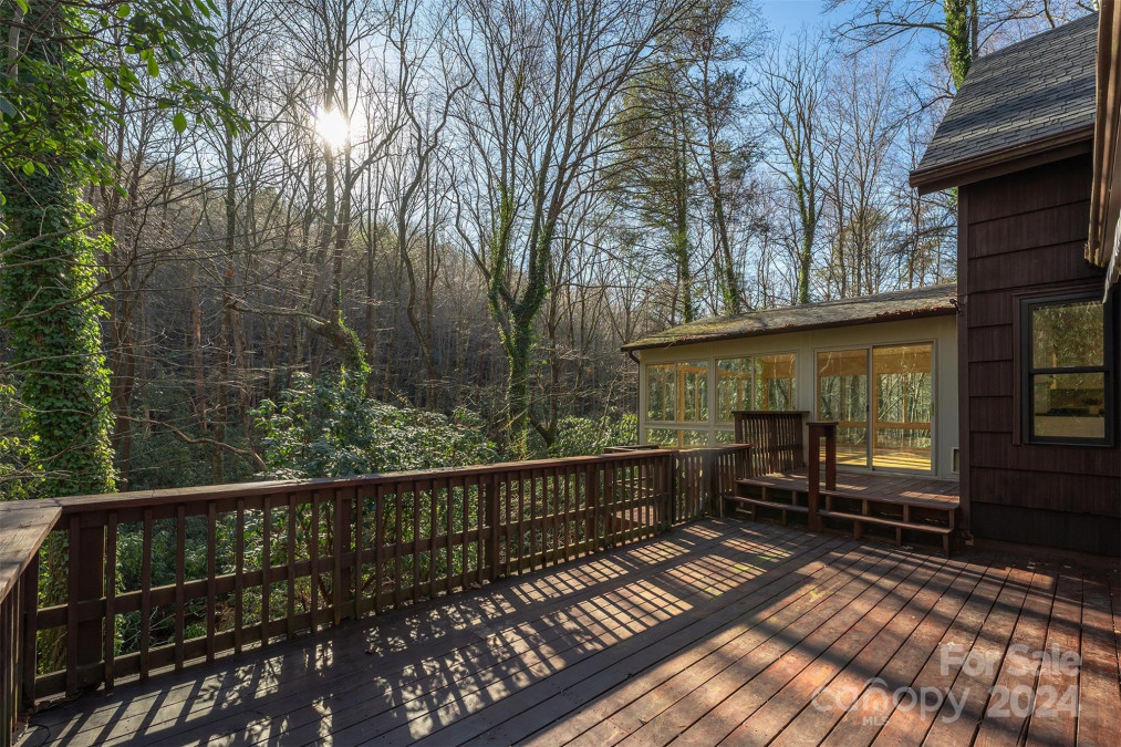 228 Pine Grove Rd Black Mountain, NC 28711