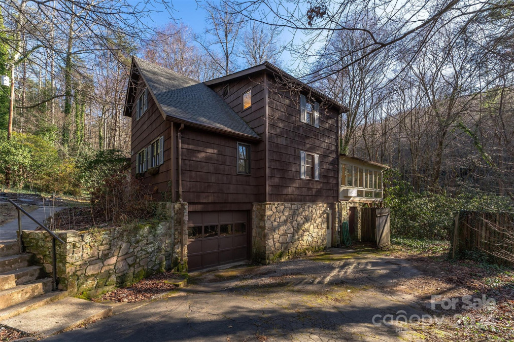 228 Pine Grove Rd Black Mountain, NC 28711