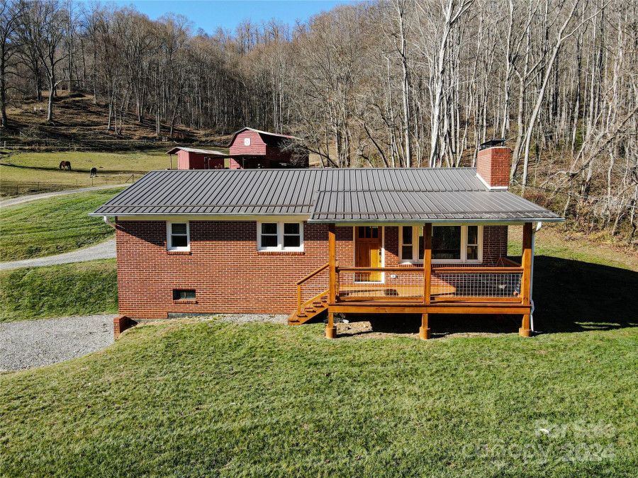 20 Milner Dr Waynesville, NC 28786