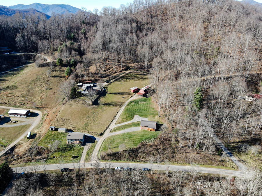 20 Milner Dr Waynesville, NC 28786