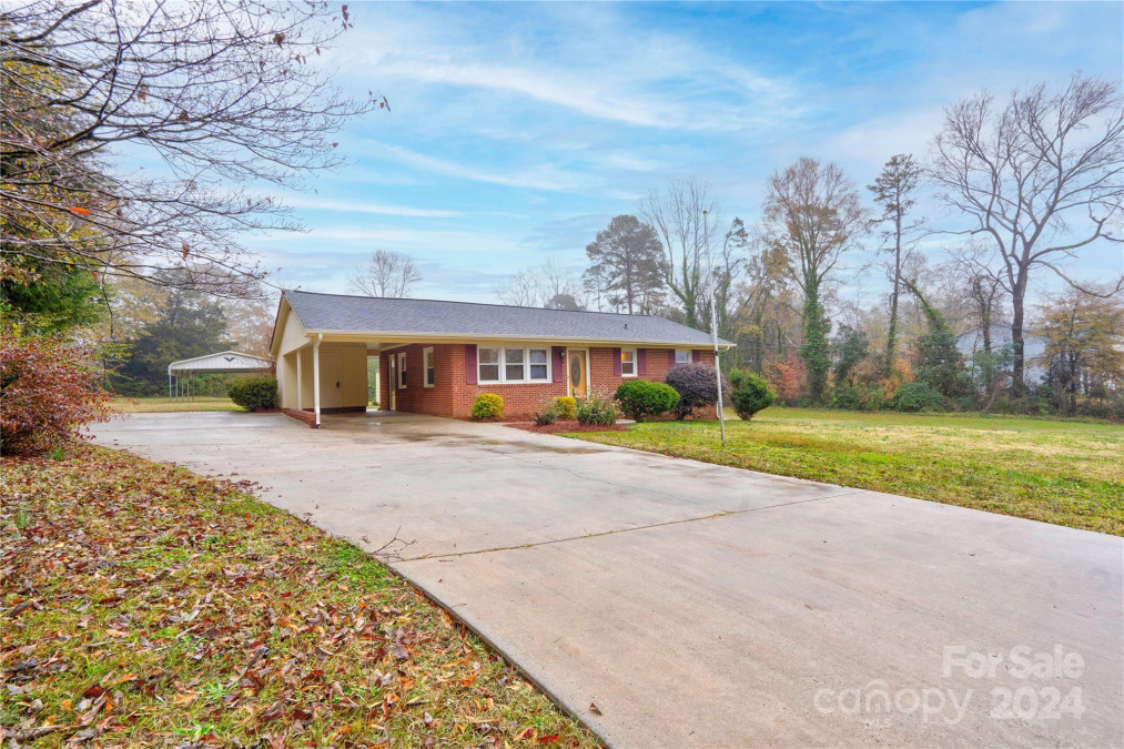 302 Churchill Dr Kings Mountain, NC 28086