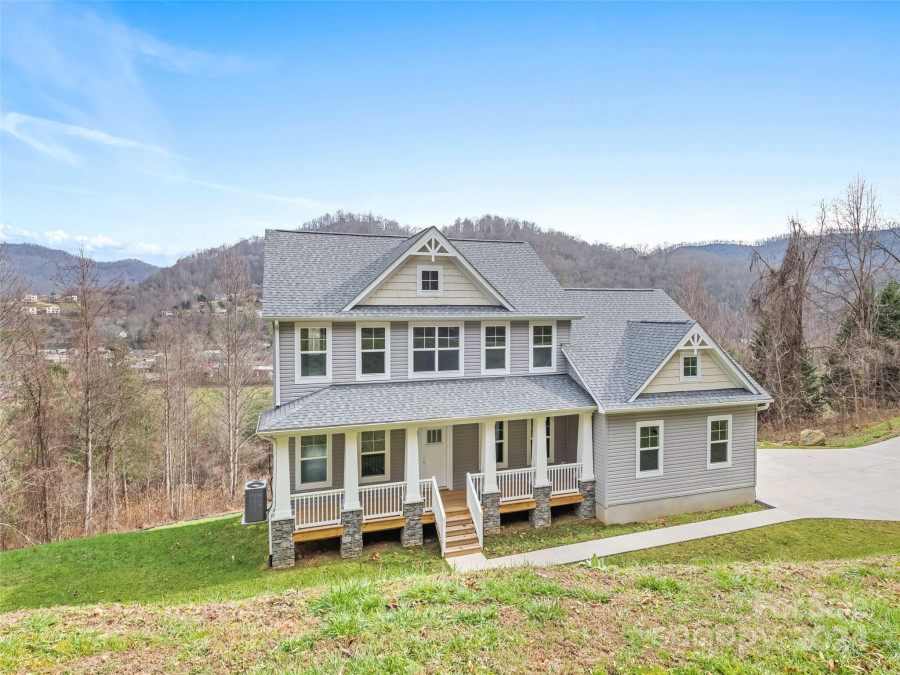 140 Mayflower Ct Waynesville, NC 28785