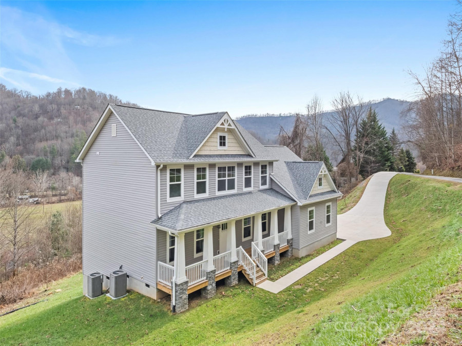 140 Mayflower Ct Waynesville, NC 28785