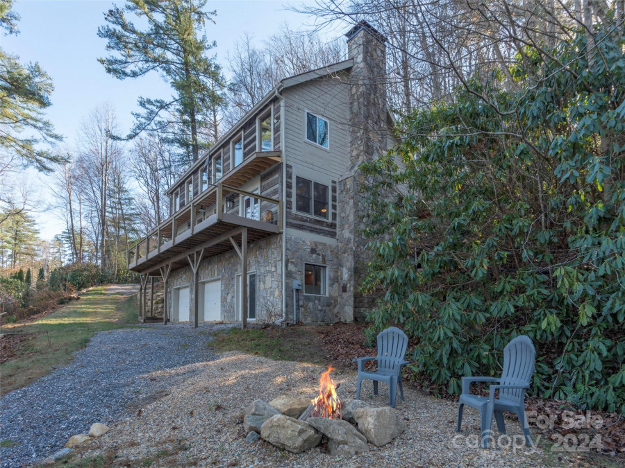 1679 Woods Mountain Trl Cullowhee, NC 28723