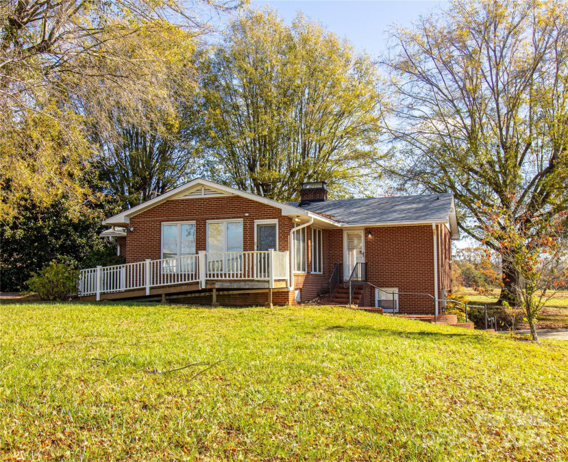 654 Meadowlark Dr Winston Salem, NC 27106