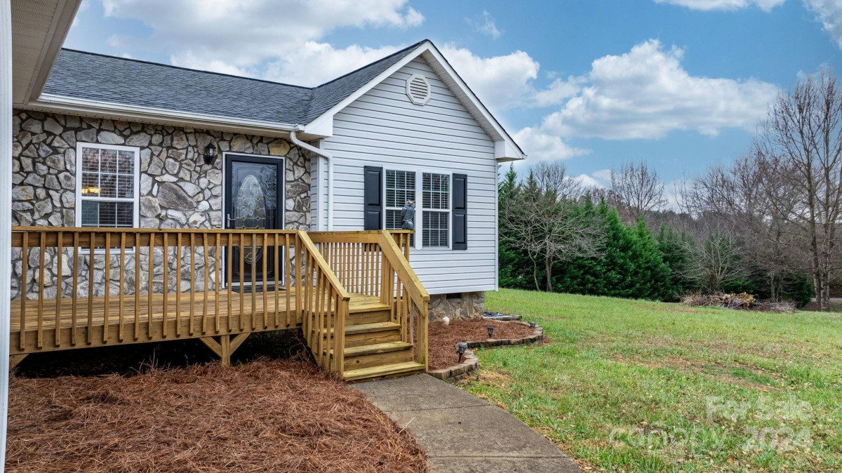 3357 Lilac Ln Hudson, NC 28638