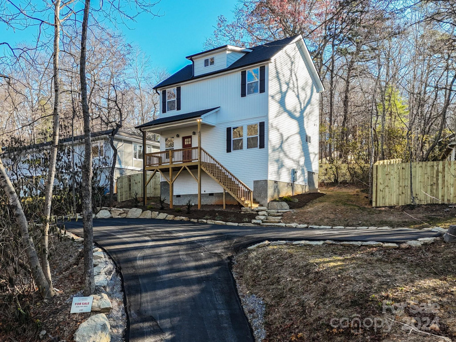 143 Buckner Rd Black Mountain, NC 28711