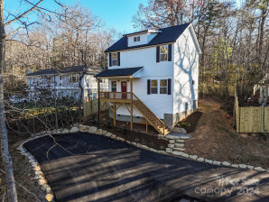 143 Buckner Rd Black Mountain, NC 28711